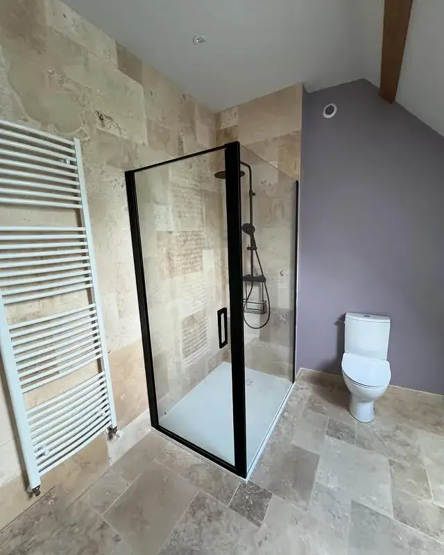 realisation-salle-de-bain-beige-noire